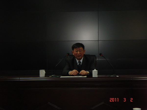 集團(tuán)董事席華武總經(jīng)理、王重樂(lè)副總經(jīng)理，集團(tuán)書(shū)記張正山親臨培訓(xùn)現(xiàn)場(chǎng)為大家授課